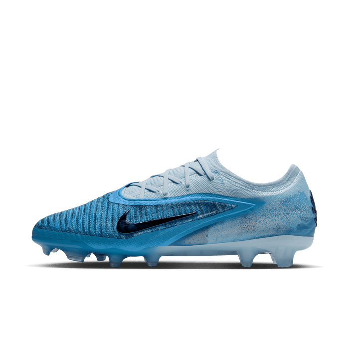 Crampons Phantom 6 Elite Low Cut FG Erling Haaland Chapter 5 - Bleu Baltique/Glacier