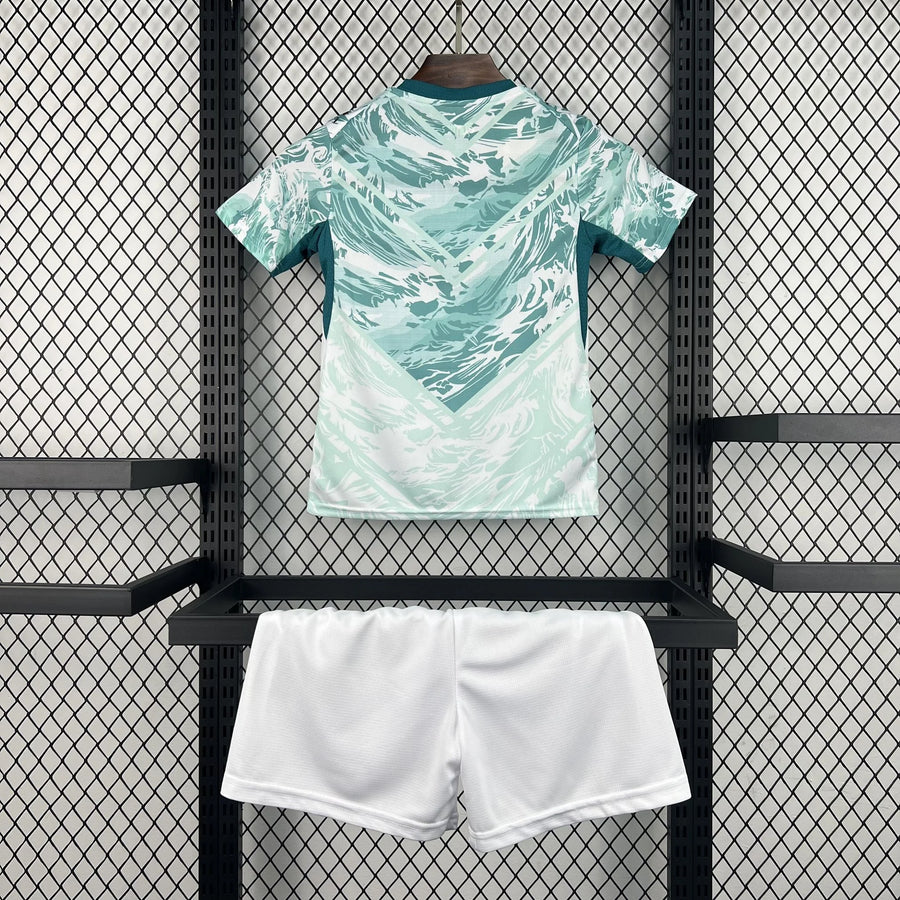 Kit Enfant Portugal Extérieur 2026/2027