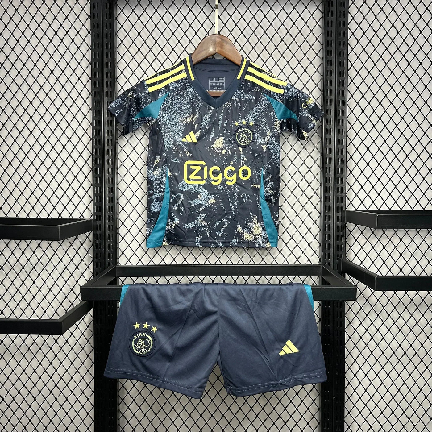 Kit Enfant Ajax 2024/2025