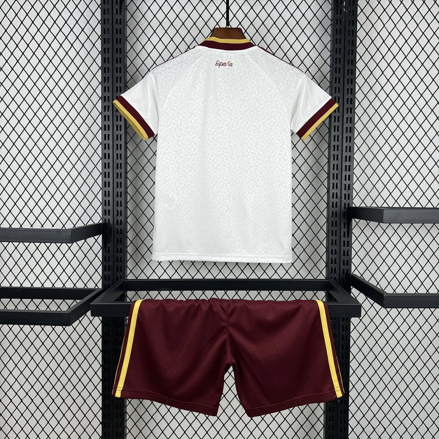 Kit Enfant Espagne Extérieur 2 Étoiles 2026/2027