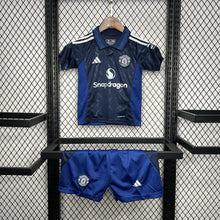 Kit Enfant Manchester United 2024/2025 – vue 1